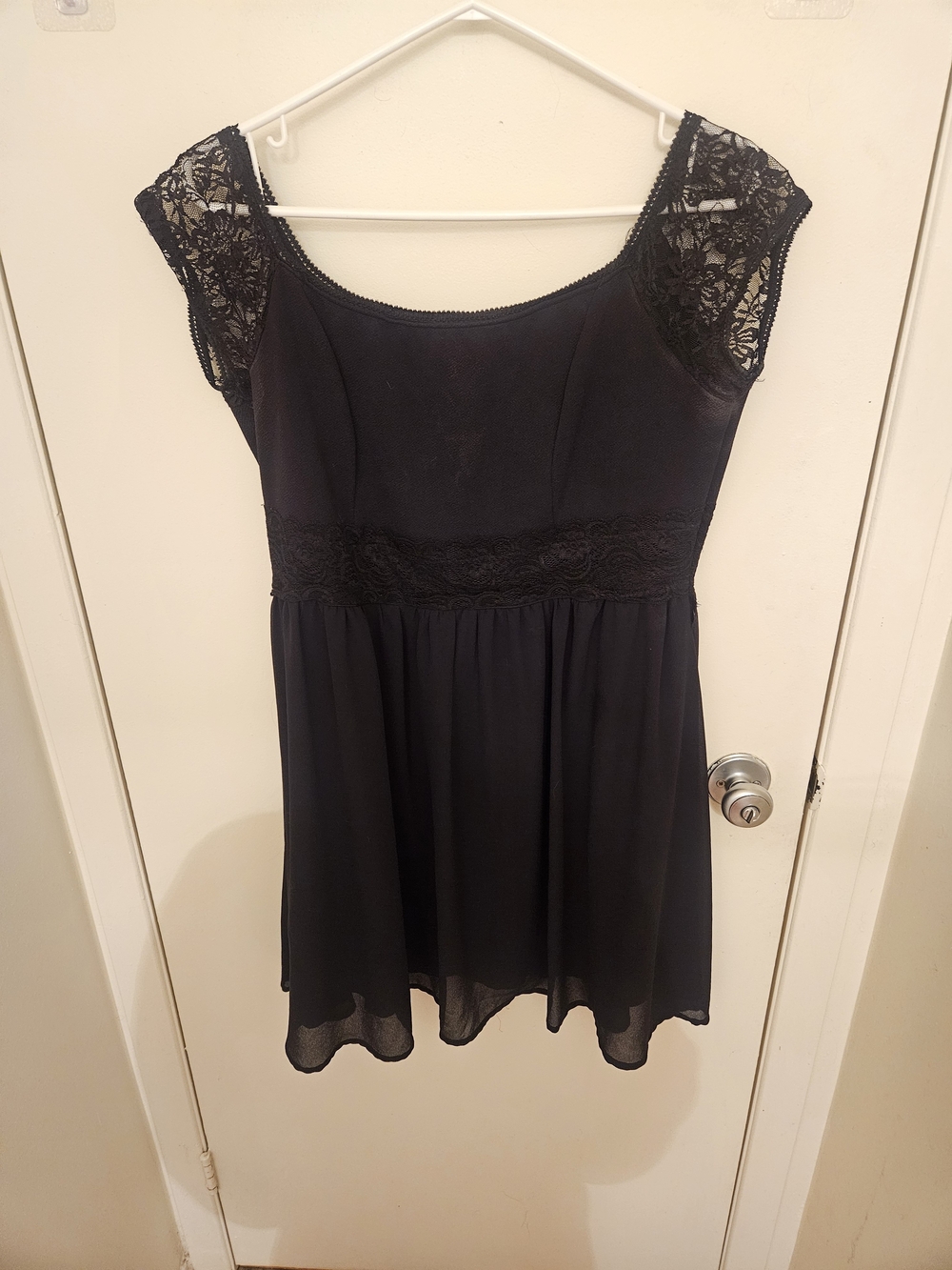 Black Lace Cap-Sleeve Mini Dress - Elegant Women's Party Dress